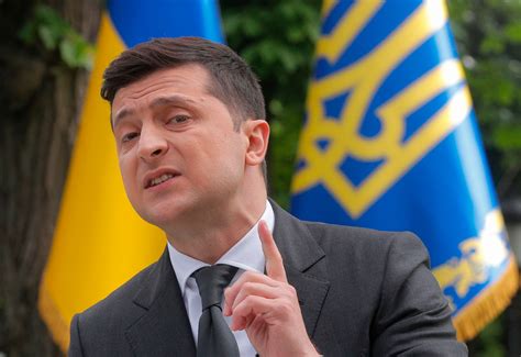 Ukraines Zelensky Pulled Back Into Us Political Fray After Leaked