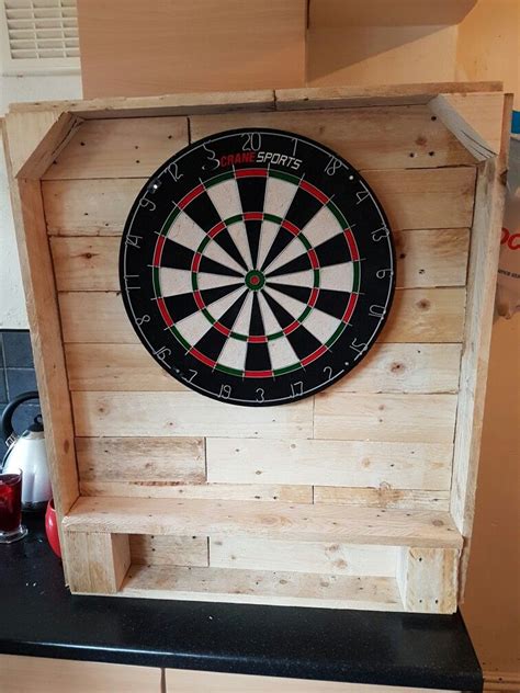 Maybe you would like to learn more about one of these? Pallet dart board case | Outdoor dart board, Dart board, Woodworking projects that sell