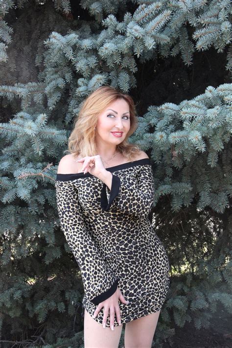 65 Yo Galina From Kyiv Ukraine Blue Eyes Blond Hair Id 690870