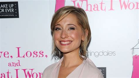 Smallville Star Allison Mack On 5m Bail After Sex Trafficking Charges Ents And Arts News Sky News