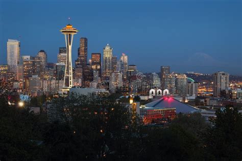 Seattle Cityscape At Twilight With Mt Rainier Stock Image Image Of