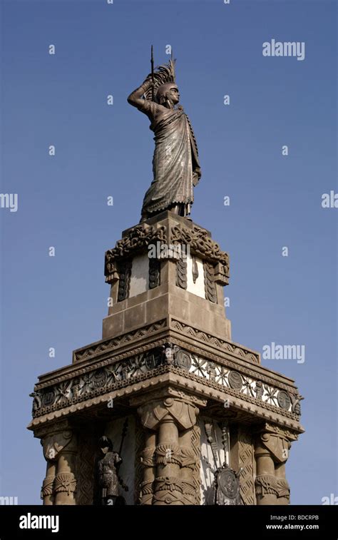 Cuauhtemoc Monument Statue On Paseo Hi Res Stock Photography And Images