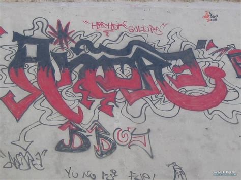 Graffiti De Andre Stilo Callejero En Lugar Desconocido Subido El