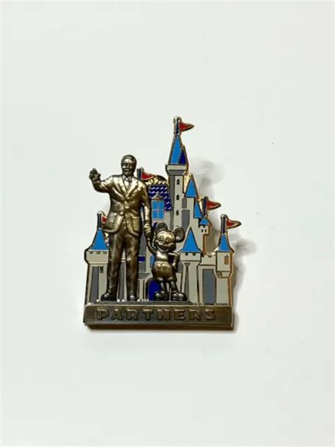Disney Partners Statue Walt Disney And Mickey Mouse Castle Trading Pin