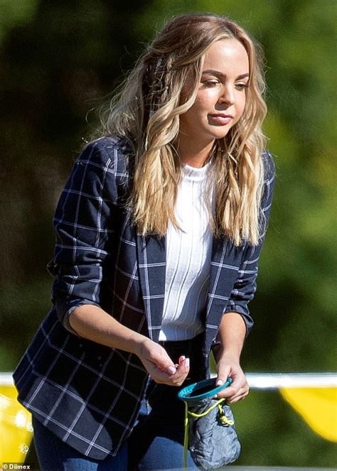 Get me outta graduate angie kent is looking for love on the 2019 season of the bachelorette australia. Bachelorette Australia - Angie Kent - Season 5 - Media SM ...