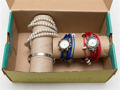 With all of the work we have been doing on the garage lately, i have been itching to do something small. 3 Ways to Make a Bracelet Holder - wikiHow