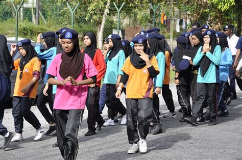 Carta organisasi adalah pada dasarnya struktur gambar rajah hierarki syarikat atau organisasi anda.ia merupakan alat bermaklumat yang boleh. Kadet Polis SMKDI: December 2011