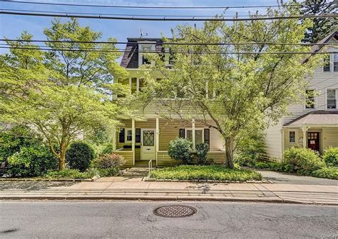 174 Parkview Ave Yonkers Ny Zillow
