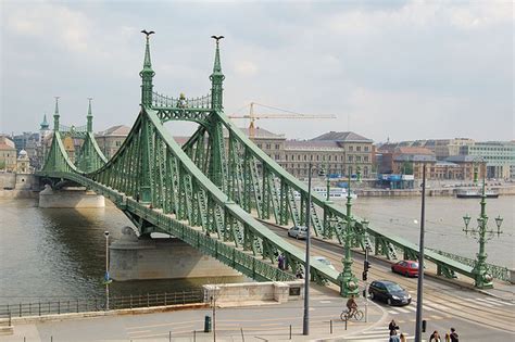 It is the third southernmost public road bridge in budap. les plus beaux ponts du monde - Page 7