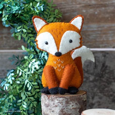 Felt Red Fox Stuffie Diy Tutorial Fox Crafts Fox Crafts Fox