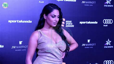 Chandrika Ravi Hottest Ever Hairy Pussy Peek In Red Carpet Desi Models Webcam Girls Lust