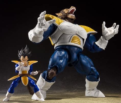 This set includes an optional left hand, two optional right hands, an optional grabbing hand. Dragon Ball Z S.H. Figuarts Great Ape Vegeta Figure is Massive