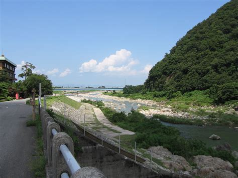 Some more major rivers in japan are the xoian river and the tikanita river. File:Sho River (Gifu & Toyama, Japan) 1.jpg - Wikipedia