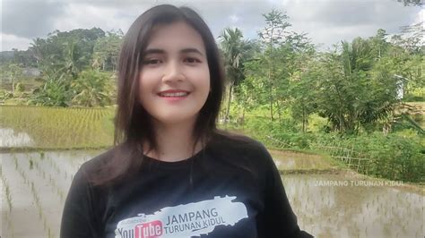 Neng Enji Janda Desa Cantik Dan Sederhana Hidup Di Pelosok Sukabumi