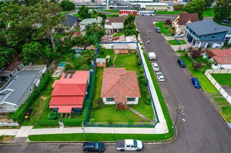 First National Real Estate Wollongong 31 Railway Crescent North