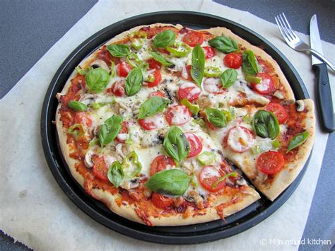 Mijn Mixed Kitchen Vegetarische Pizza Met Champignons En Tomaat
