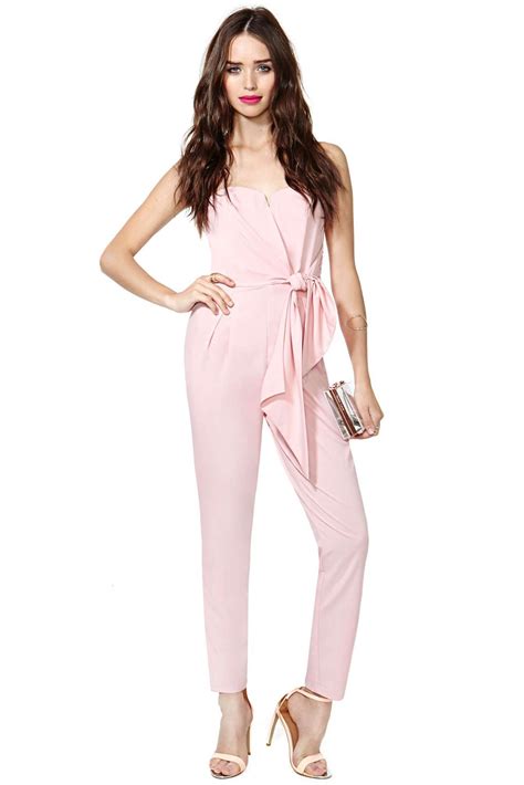 Jumpsuits have been a wardrobe fave since the '70s and have only gained momentum in the 21st century with good reason— they look incredibly cute. Jumpsuits for Women Are the Perfect Wedding-Guest Outfit ...