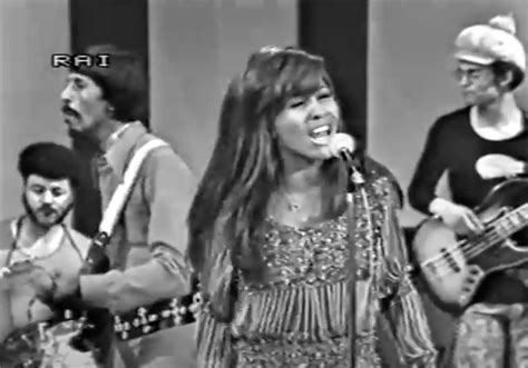 Tina Turner Rip Delivers A Blistering Live Performance Of Proud Mary On Italian Tv
