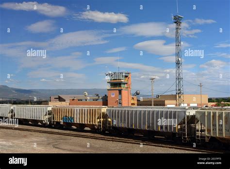 Yard Switchyard Train Hi Res Stock Photography And Images Alamy