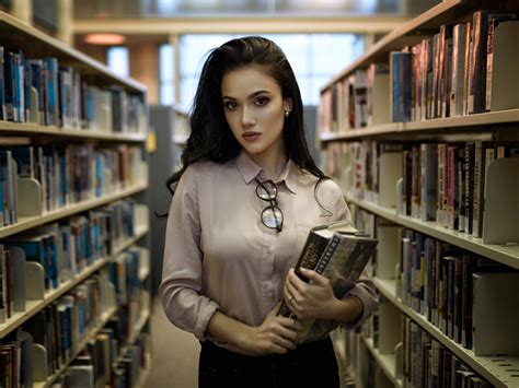 1600x1200 Women With Books In Library 1600x1200 Resolution Hd 4k