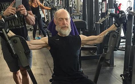 Jk Simmons Is Turning Into A Brutally Ripped Santa For Justice League