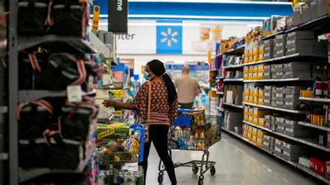 Walmart Canada Plans To Give 85000 Employees A One Time Covid 19 Bonus