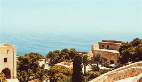 Réservez votre voiture de location malaga aéroport directement en ligne large choix de véhicules & utilitaires meilleurs tarifs qualité garantie. Voiture de location Málaga, Location de voiture à bas prix ...