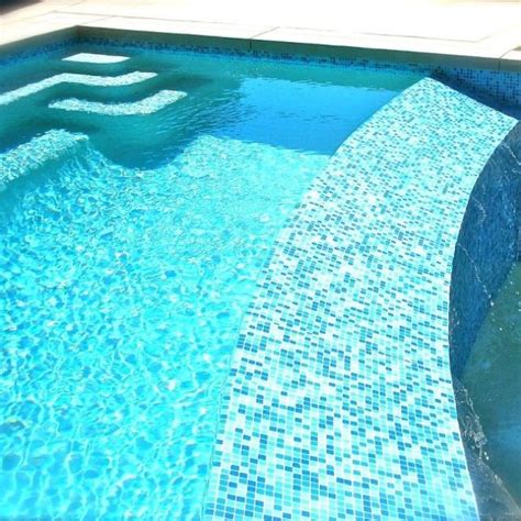 Brio Cool Pool Blend Glass Mosaic Tile Modwalls Modern Tile Blue Mosaic Pool Pool Designs
