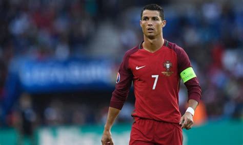 L'esordio a euro 2016 è stato un flop per il portogallo di cristiano ronaldo, affatto soddisfatto del pareggio contro l'islanda nella prima giornata del girone f. Cristiano Ronaldo invita Chantal Borgonovo alla finale ...