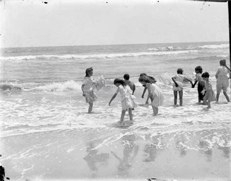 20 Vintage Pictures Of The Beach In The 1900s This Photograph Inspired