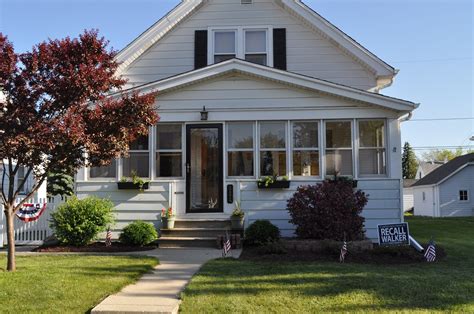 However, it could be really hard to think of all those charming and creative front hence, you need some ideas to make your front porch look welcoming and impressive. Magnificent Decorating Ideas Using White Wooden Siding ...