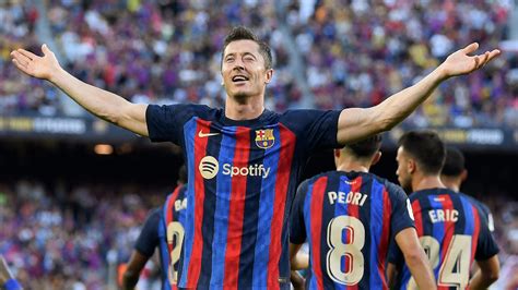 Lewandowski Nets Another Brace As Barcelona Ease To 4 0 Victory Over
