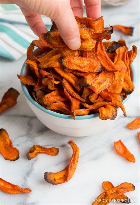 These carrot chips can be addictive! Healthy Baked Carrot Chips | Recipe | Baked carrot chips ...