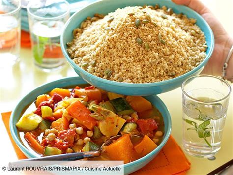 Voilà une bonne recette de couscous adaptée pour les végétariens ou les personnes désirant diminuer leur consommation de viande. Couscous végétarien facile | Recette | Recette couscous ...