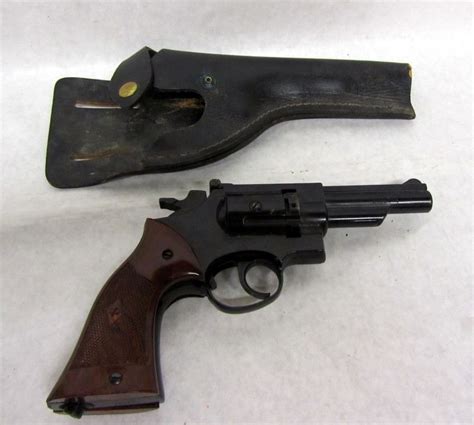 Crossman Model 38c Pellet Gun 3 Co2 Cartridges Buck Knife