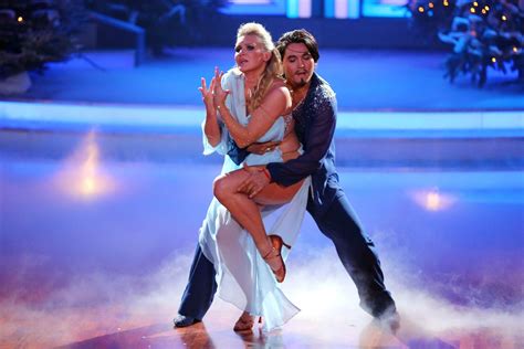 Die show ▶ let's dance kids (tvnowkids) streamen & weitere highlights aus dem genre kinder im online stream bei tvnow anschauen. Let"s Dance - Let"s Christmas - Show 1 - Erich Klann und ...