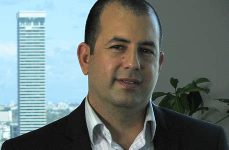 Amir bramly אמיר ברמלי בבית המשפט.jpg 625 × 361; אחרי ברמלי: בכירה נוספת בקלע נחקרה ברשות ני"ע