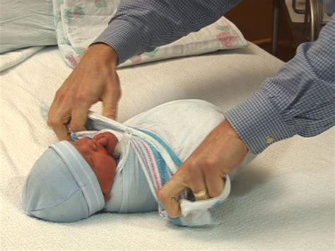 The benefits of swaddling your baby | Video | BabyCenter