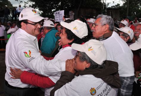 El gobernador Javier Duarte de Ochoa fue cálidamente recibido por los