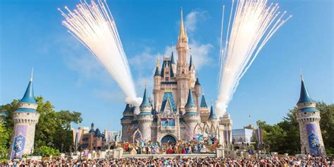10 Reasons Its Better To Visit Disney Parks Alone Screenrant