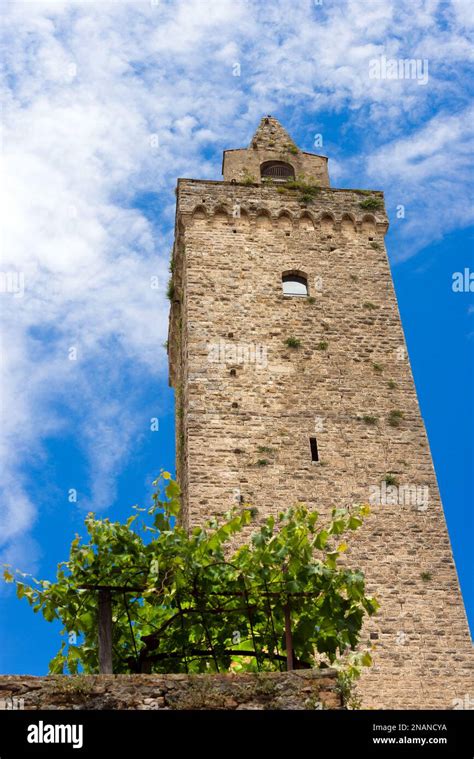 the torre grossa big tower in san gimignano medieval town unesco world heritage site siena