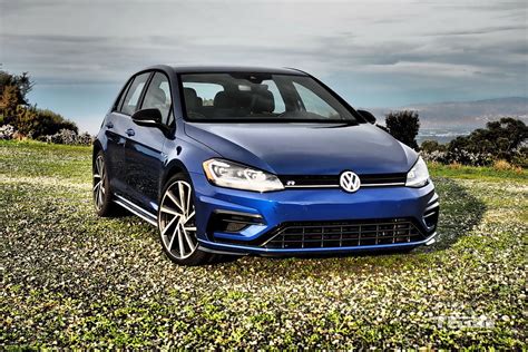 Discover our new volkswagen golf r model with its dynamic design and see when technology doesn't just progress, but races forward. What's New for the 2018 Volkswagen Golf R? VW's Made a Few ...
