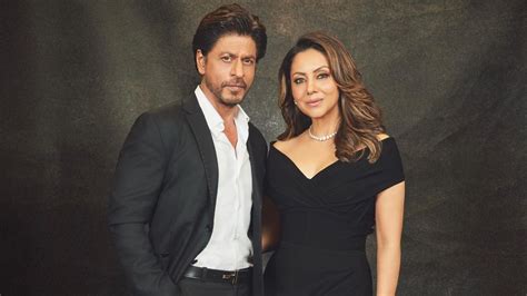 Gauri Khan Poses With Shah Rukh Khan In Romantic Pics Thank You For Bollywood Hindustan