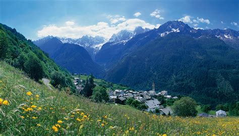 The 26 cantons of switzerland are the member states of the swiss confederation. soglio_suisse canton grigioni engadina | Svizzera