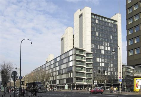 Nicht ohne grund ist das telefonbuch die nummer 1, wenn es um telefonnummern und adressen geht. Norman Foster, Baron Foster of Thames Bank