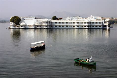 Breathtaking Floating Lake Palace Of Udaipur Charismatic Planet