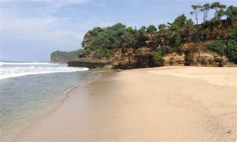 Namun hingga saat ini, aksesnya masih alami dan cukup sulit apalagi dalam. Telepon Pantai Karang Bolong - 10 Foto Pantai Sayang Heulang Beach Garut, Lokasi ... - Pantai ...