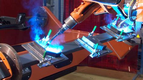 Kuka Robots For The Welding Industry Youtube