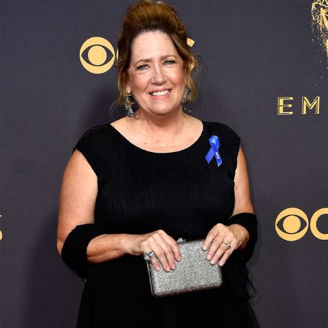 Ann Dowd Tears Up After Surprise Win For The Handmaids Tale E