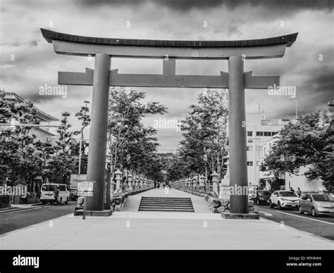 Puerta Roja Japonesa Típica En Las Calles De Kamakura Llamado Puerta